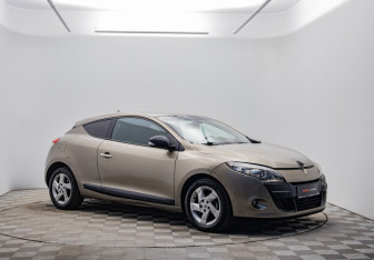 Подержанный автомобиль Renault Megane Hatchback 2010 года (3 фото)