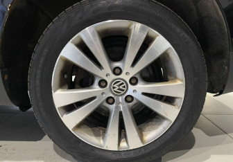 Подержанный автомобиль Volkswagen Passat Wagon 2009 года (14 фото)