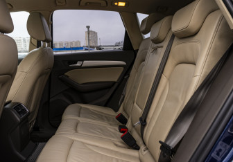 Подержанный автомобиль Audi Q5 2013 года (13 фото)