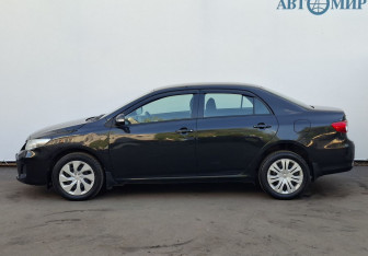 Подержанный автомобиль Toyota Corolla Sedan 2012 года (8 фото)