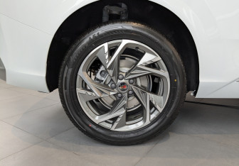 Новый Hongqi HS3 2024 (7 фото)