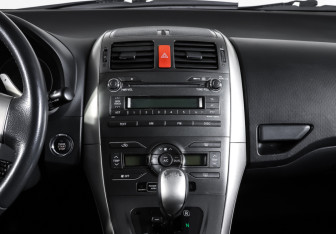 Подержанный автомобиль Toyota Auris Hatchback 2007 года (14 фото)