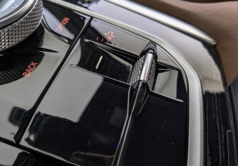 Подержанный автомобиль BMW X6 2025 года (27 фото)