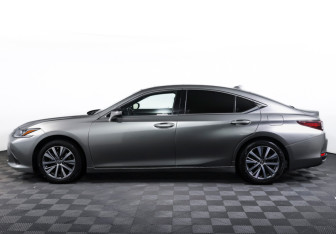 Подержанный автомобиль Lexus ES 2020 года (8 фото)