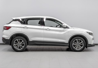 Подержанный автомобиль Geely Coolray 2023 года (4 фото)