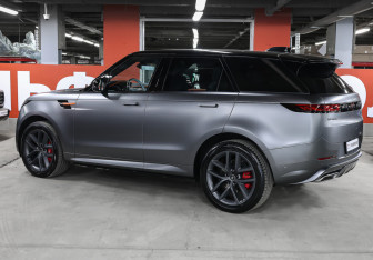 Подержанный автомобиль Land Rover Range Rover Sport 2024 года (7 фото)