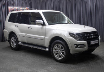 Подержанный автомобиль Mitsubishi Pajero 2019 года (3 фото)
