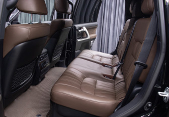 Подержанный автомобиль Toyota Land Cruiser Suv 2020 года (12 фото)
