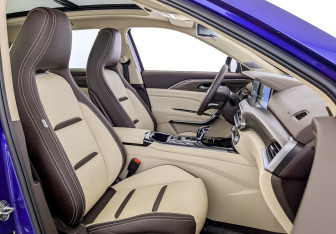 Подержанный автомобиль FAW Bestune T77 2022 года (24 фото)