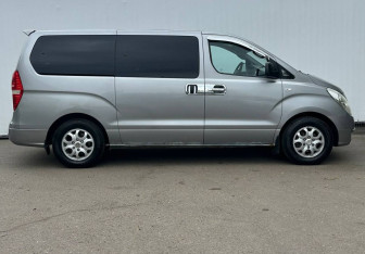 Подержанный автомобиль Hyundai Grand Starex 2011 года (4 фото)