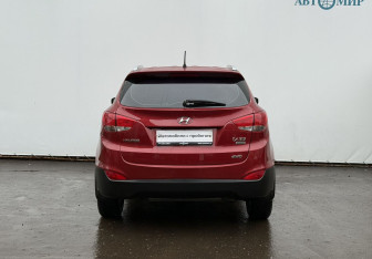 Подержанный автомобиль Hyundai ix35 2010 года (6 фото)