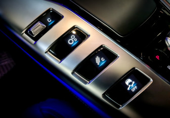 Подержанный автомобиль Mercedes-Benz AMG GT Liftback 2021 года (27 фото)
