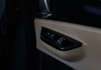 Подержанный автомобиль Kia Carnival 2021 года (14 фото)