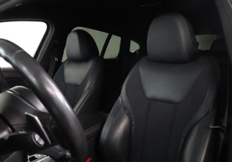 Подержанный автомобиль BMW X4 2019 года (17 фото)