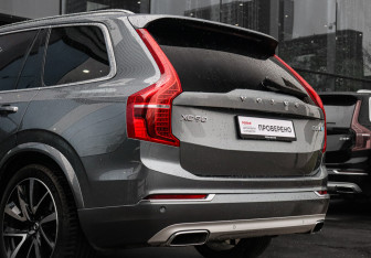 Подержанный автомобиль Volvo XC90 2019 года (7 фото)