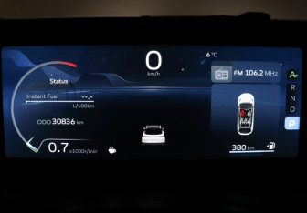 Подержанный автомобиль Geely Coolray 2023 года (11 фото)