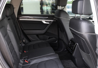 Подержанный автомобиль Volkswagen Touareg 2020 года (12 фото)