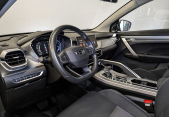 Подержанный автомобиль Geely Coolray 2023 года (15 фото)