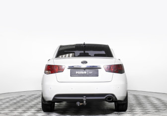 Подержанный автомобиль Kia Cerato Sedan 2010 года (6 фото)