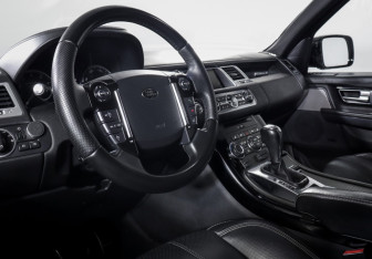 Подержанный автомобиль Land Rover Range Rover Sport 2012 года (14 фото)