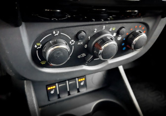 Подержанный автомобиль LADA (ВАЗ) Largus Wagon 2025 года (27 фото)