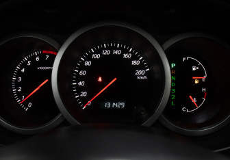 Подержанный автомобиль Suzuki Grand Vitara 2005 года (13 фото)