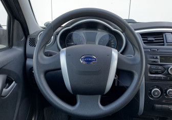 Подержанный автомобиль Datsun mi-DO 2016 года (14 фото)