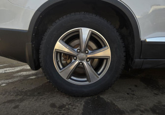 Подержанный автомобиль Haval H6 2015 года (15 фото)