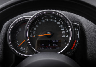 Подержанный автомобиль MINI Countryman 2019 года (12 фото)