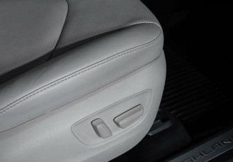 Подержанный автомобиль Toyota Highlander 2020 года (16 фото)