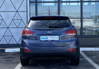 Подержанный автомобиль Hyundai ix35 2014 года (6 фото)