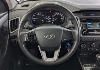 Подержанный автомобиль Hyundai Creta 2018 года (22 фото)