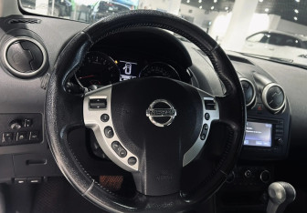 Подержанный автомобиль Nissan Qashqai+2 2011 года (10 фото)