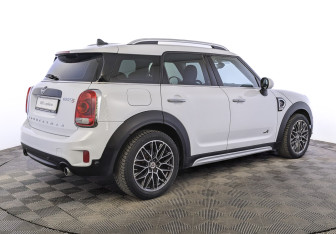 Подержанный автомобиль MINI Countryman 2018 года (5 фото)