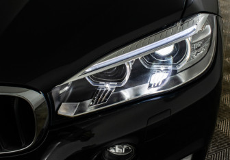 Подержанный автомобиль BMW X5 2017 года (21 фото)