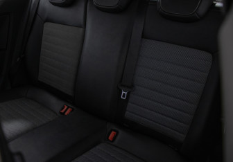 Подержанный автомобиль Opel Corsa OPC 2008 года (11 фото)