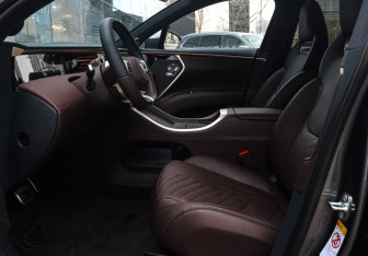 Подержанный автомобиль Avatr 11 2023 года (15 фото)