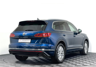 Подержанный автомобиль Volkswagen Touareg 2022 года (5 фото)