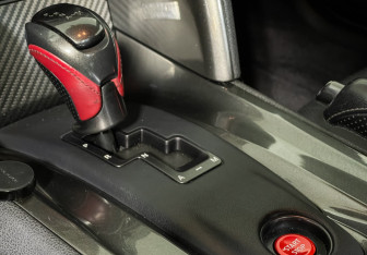 Подержанный автомобиль Nissan GT-R 2011 года (16 фото)