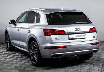 Подержанный автомобиль Audi Q5 2017 года (7 фото)