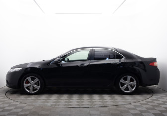 Подержанный автомобиль Honda Accord Sedan 2011 года (2 фото)