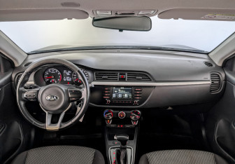 Подержанный автомобиль Kia Rio Hatchback 2020 года (14 фото)