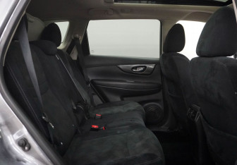 Подержанный автомобиль Nissan X-Trail 2016 года (13 фото)