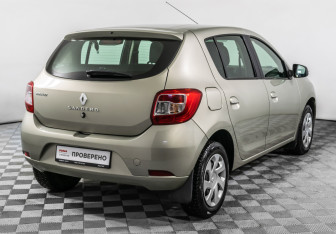 Подержанный автомобиль Renault Sandero 2018 года (5 фото)