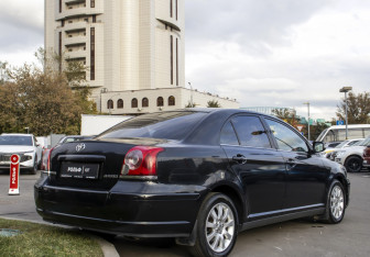 Подержанный автомобиль Toyota Avensis Sedan 2007 года (6 фото)