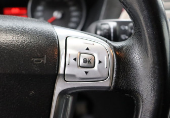 Подержанный автомобиль Ford Mondeo Sedan 2009 года (16 фото)