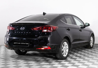 Подержанный автомобиль Hyundai Elantra Sedan 2020 года (3 фото)