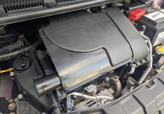 Подержанный автомобиль Peugeot 107 2012 года (9 фото)