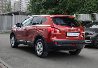 Подержанный автомобиль Nissan Qashqai 2007 года (6 фото)