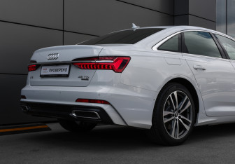 Подержанный автомобиль Audi A6 Sedan 2020 года (24 фото)